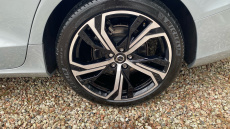 Volvo V60 2.0 B4P Plus Dark 5dr Auto [7 speed] Petrol Estate